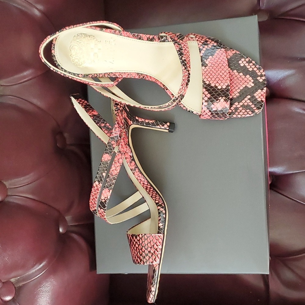 VINCE CAMUTO WOMEN'S LEATHER UPPER SANDALS SHOES SIZE 6.5M NEW